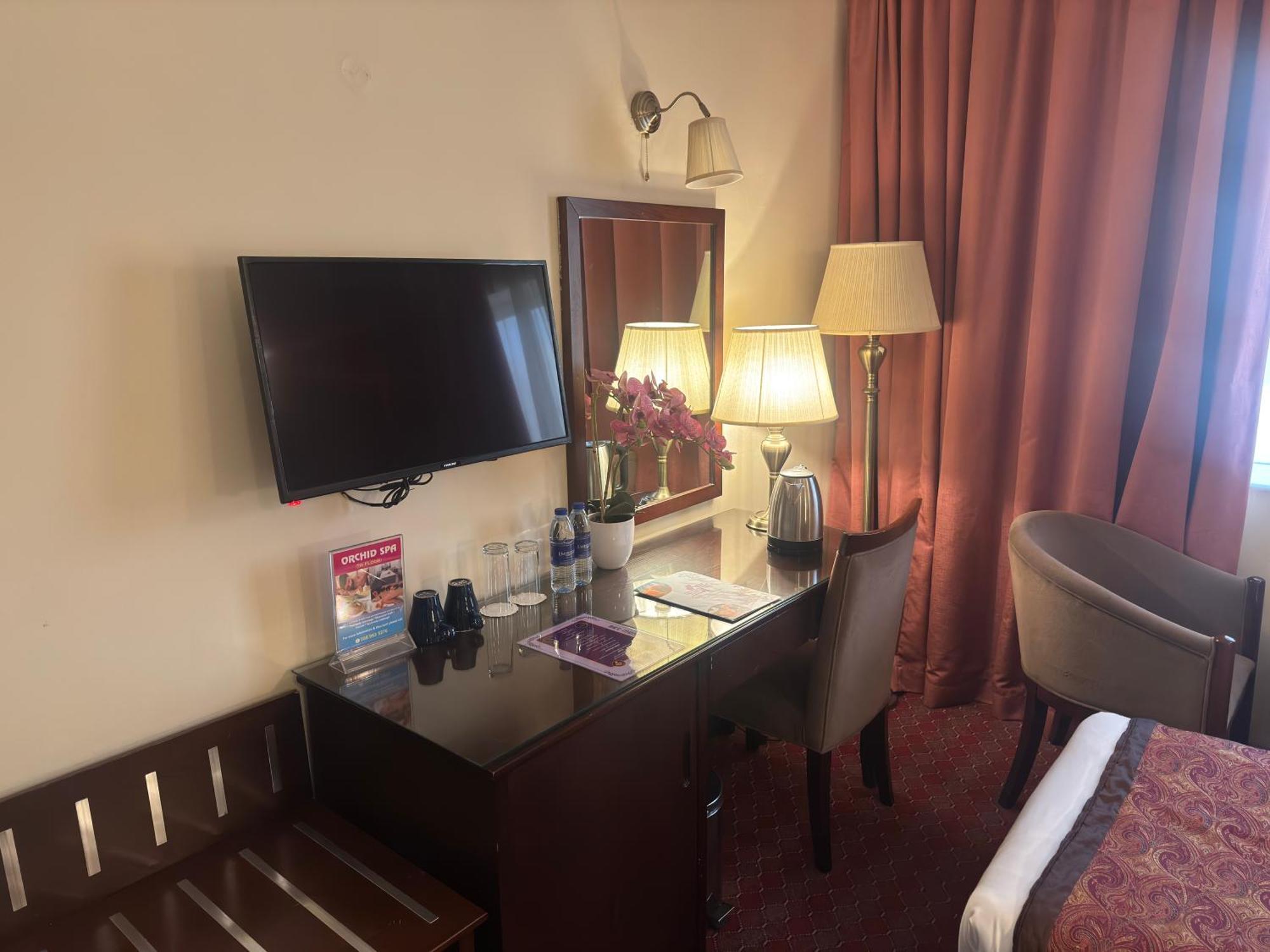 Orchid Hotel Deira Дубай Екстериор снимка